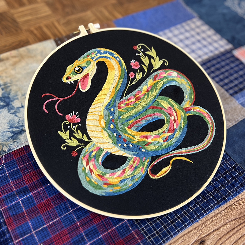 Bonito conjunto de bordado de serpiente Lu bordado inglés hecho a mano diy material paquete de dibujos animados animales decoración de la sala de estar