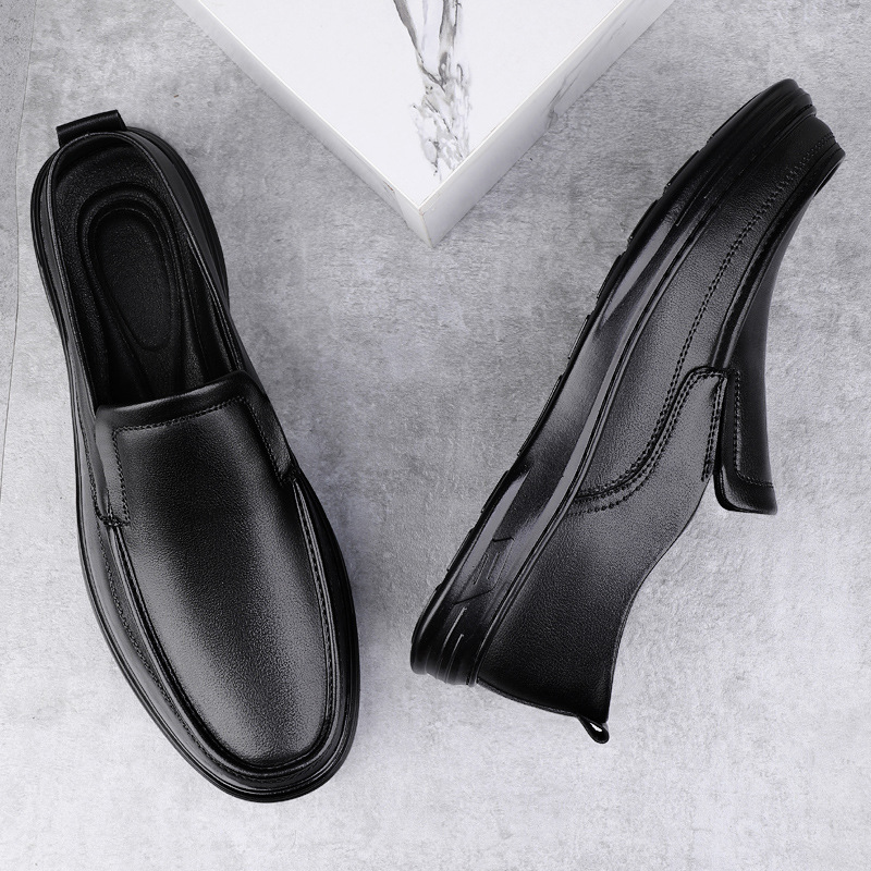 Zapatos de cuero casuales para hombres de cuero suave de otoño y invierno, zapatos de cuero para hombres de mediana edad, zapatos de padre