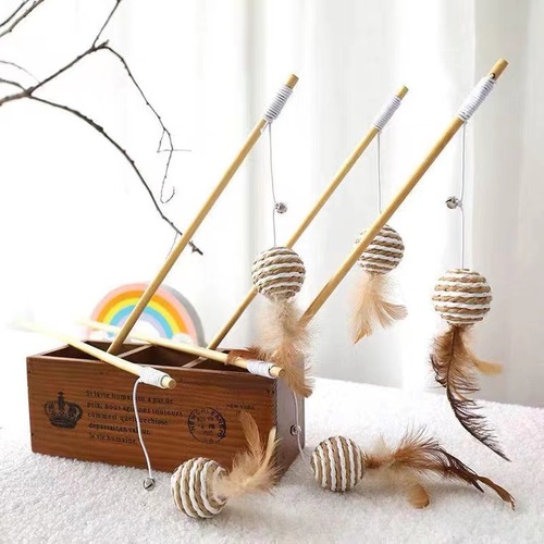Cat toy wooden rod feather cat toy with bell wooden cotton and linen mouse cat toy for kittens self-entertainment 