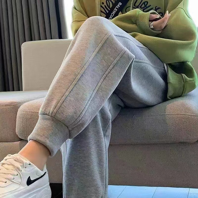 Threaded mouth/light gray