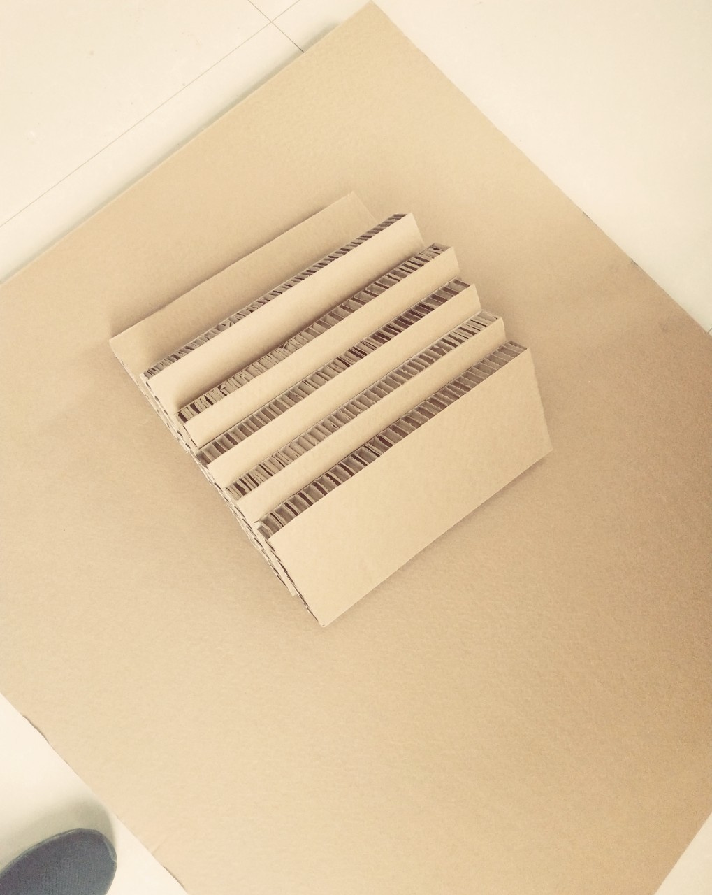 厂家直销 抗压蜂窝纸板 各种型号蜂窝纸芯