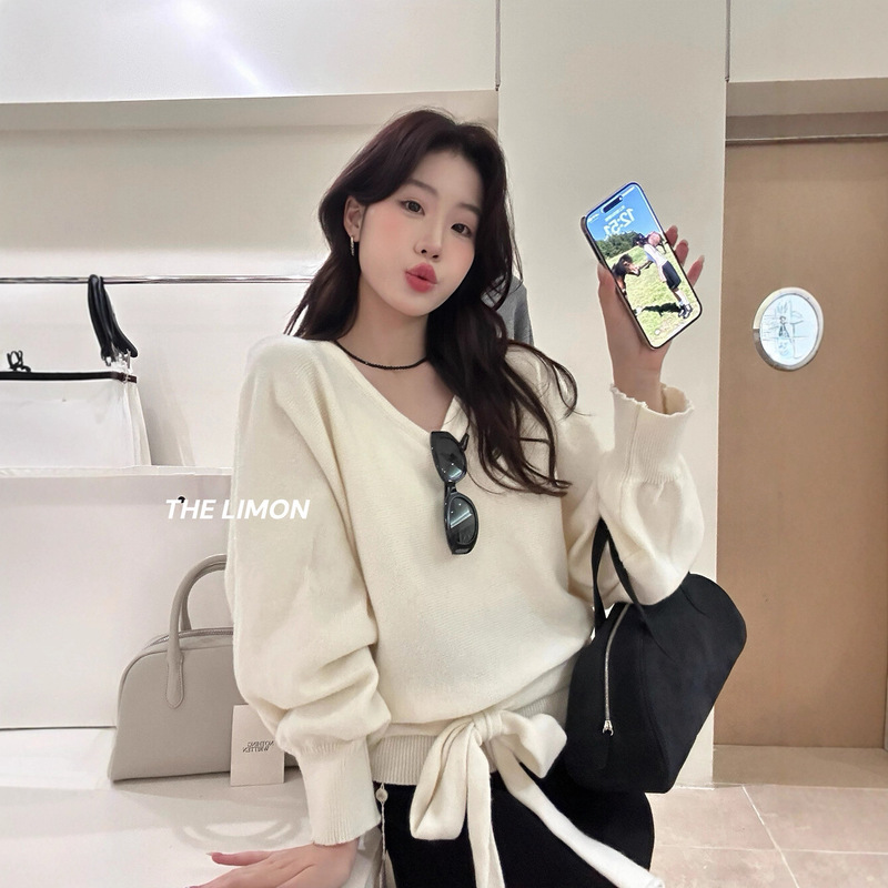Lemon's New Green Tea Autumn and Winter Korean Style Atmospheric Design Bat Sleeve V Neck Strap Long-Sleeved Knitted Sweater