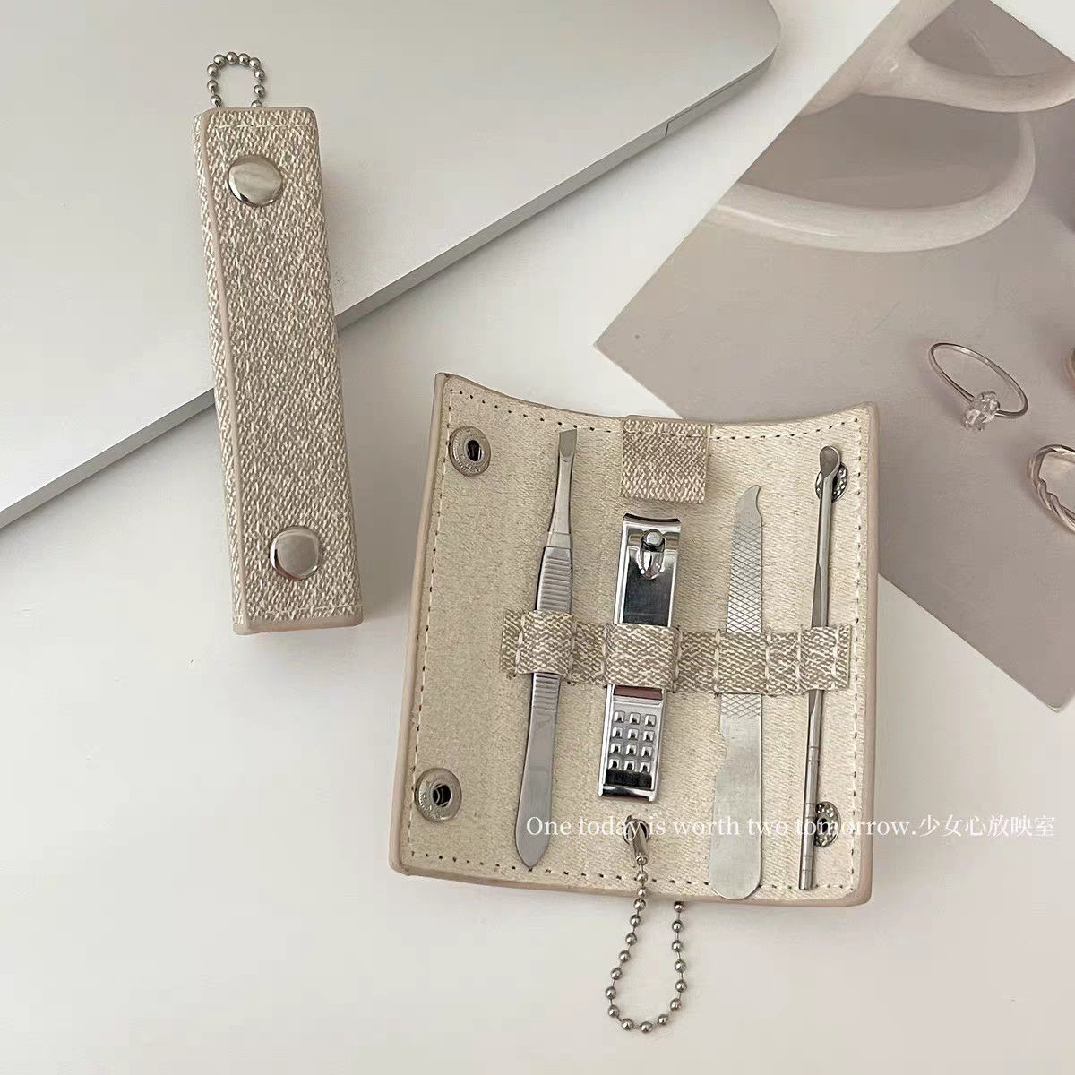 Manicure Nail Clippers 4-Piece Set Nail Scissors Foldableable Portable Manicure Tool Set