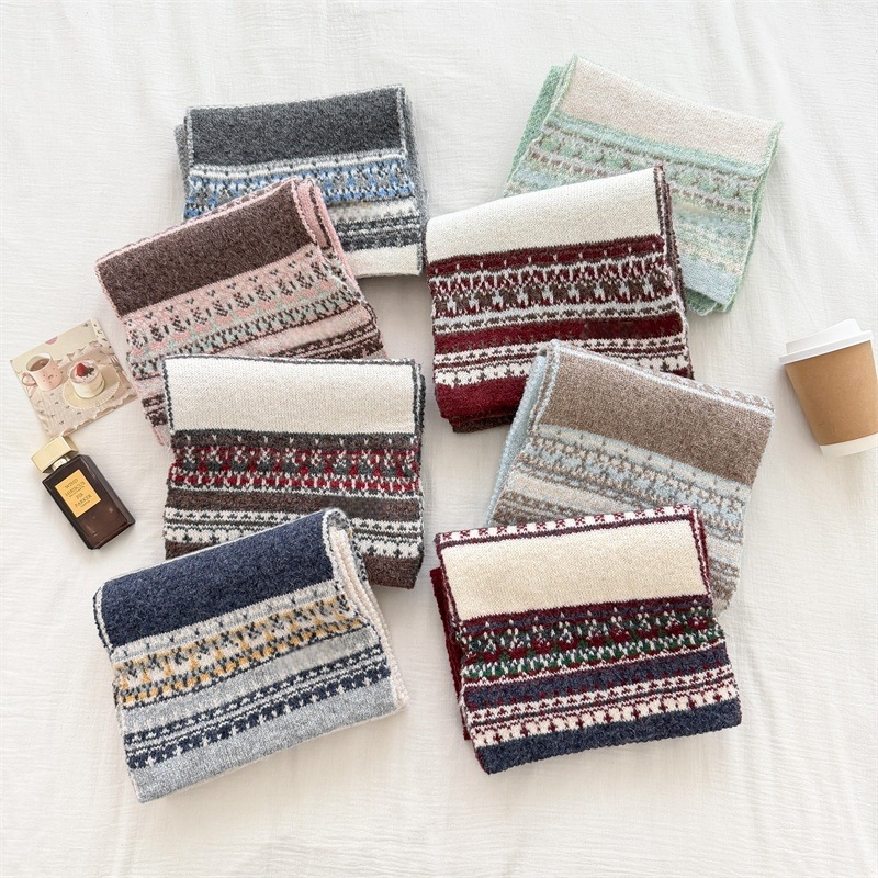 Fair Isle Style Jacquard Knitted Scarf for Women Winter 2025 New Warm and Versatile Student Couple Neck Protector Trendy