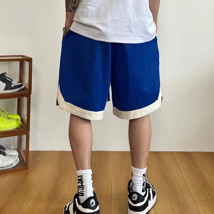 2024 nuevos pantalones cortos para hombres, marca de moda, color sólido, contraste simple, pantalones de chándal de cinco puntos rectos sueltos casuales