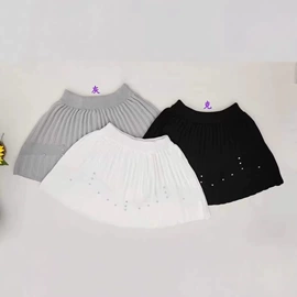 女式针织衫;连衣裙;女士短裤