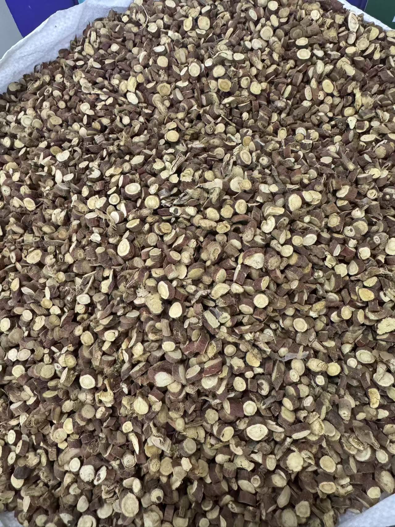 Dried Licorice Root Slices Gan Cao 甘草 1kg Inner Mongolia Red Skin Sulfur Free for Tea and Soup preparation