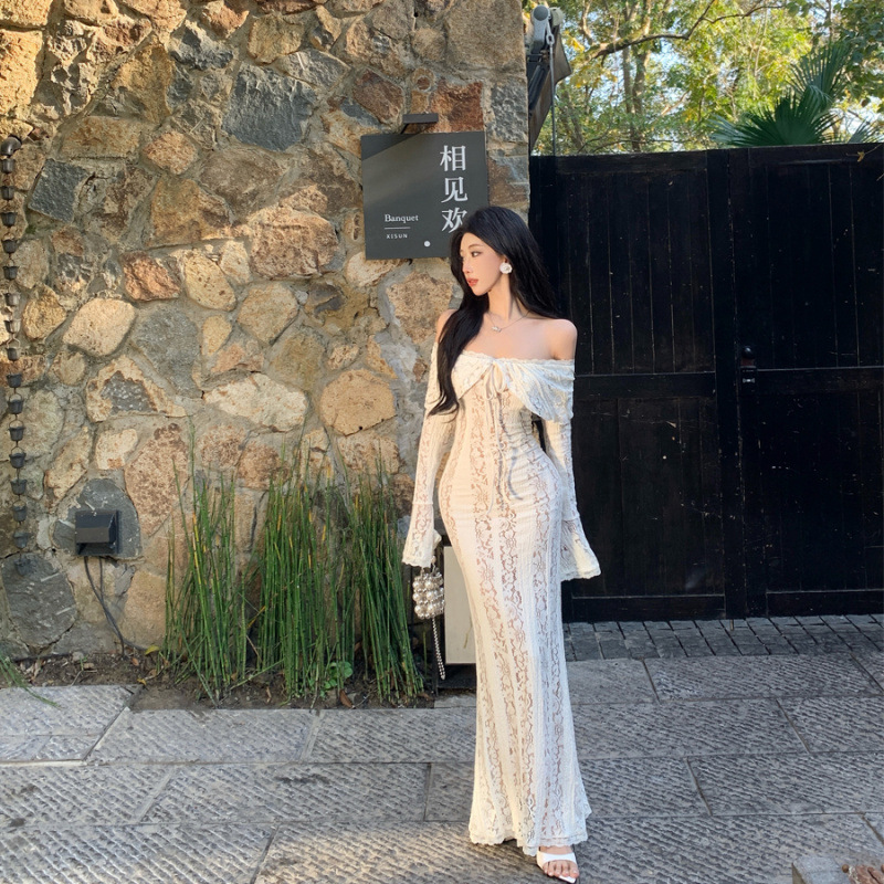 French Style Pure Desire Lace Trumpet Sleeve off-shoulder Tube Top Light Luxury Hollow-out Slim-fit High-end Dress dress