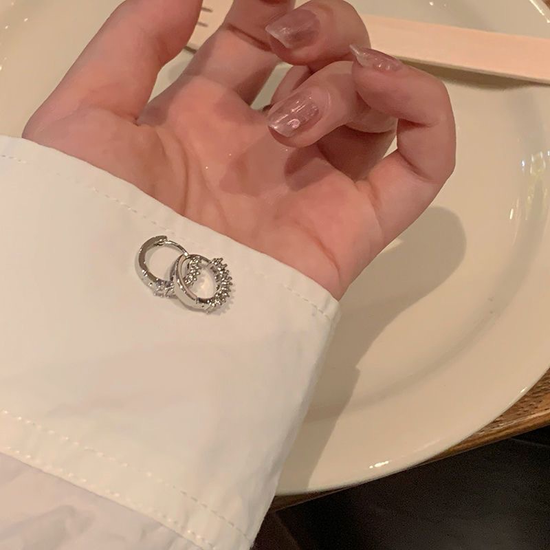 簡約氣質鑲鑽耳圈高級感耳扣2022年新款潮輕奢耳環網紅閨蜜耳飾女