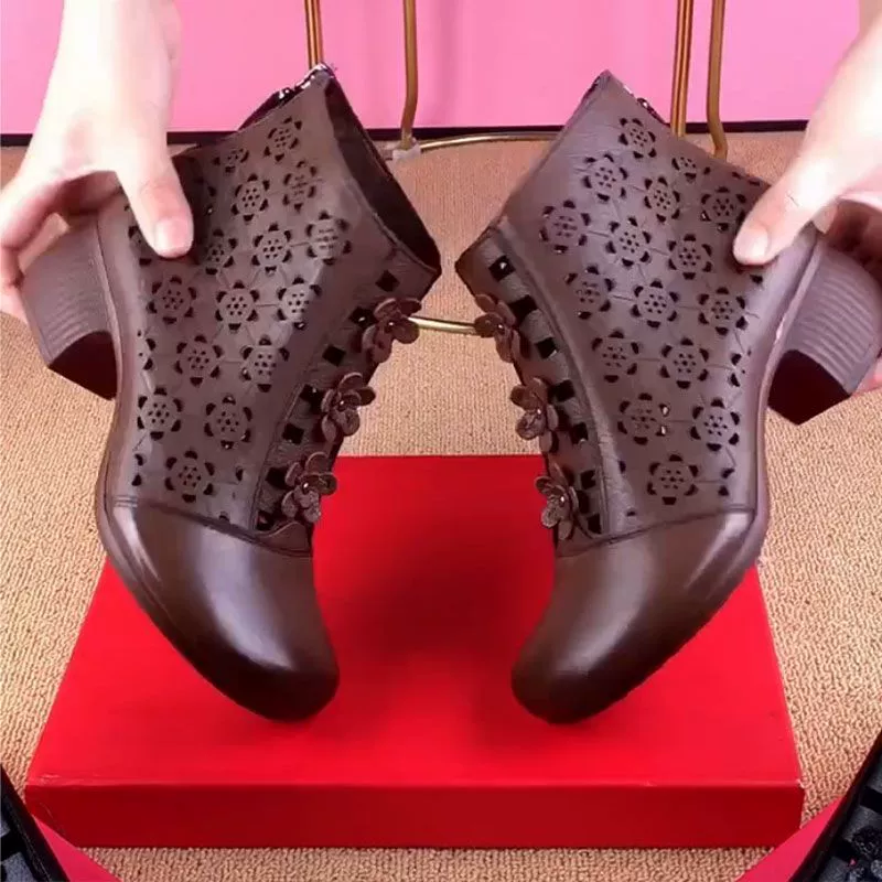 Полые сандалии женские летние 2025 новые ретро толстые каблуки цветы короткие сапоги круглые противоскользящие туфли мамы дышащие пещерные туфли