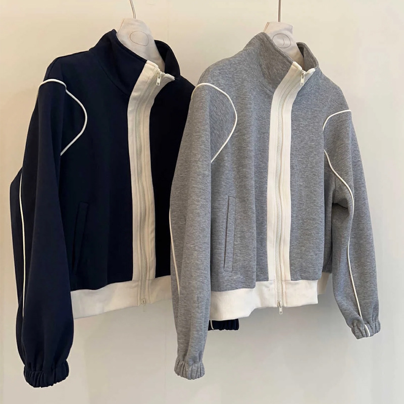 Retro colored autumn sweatshirt with zipper