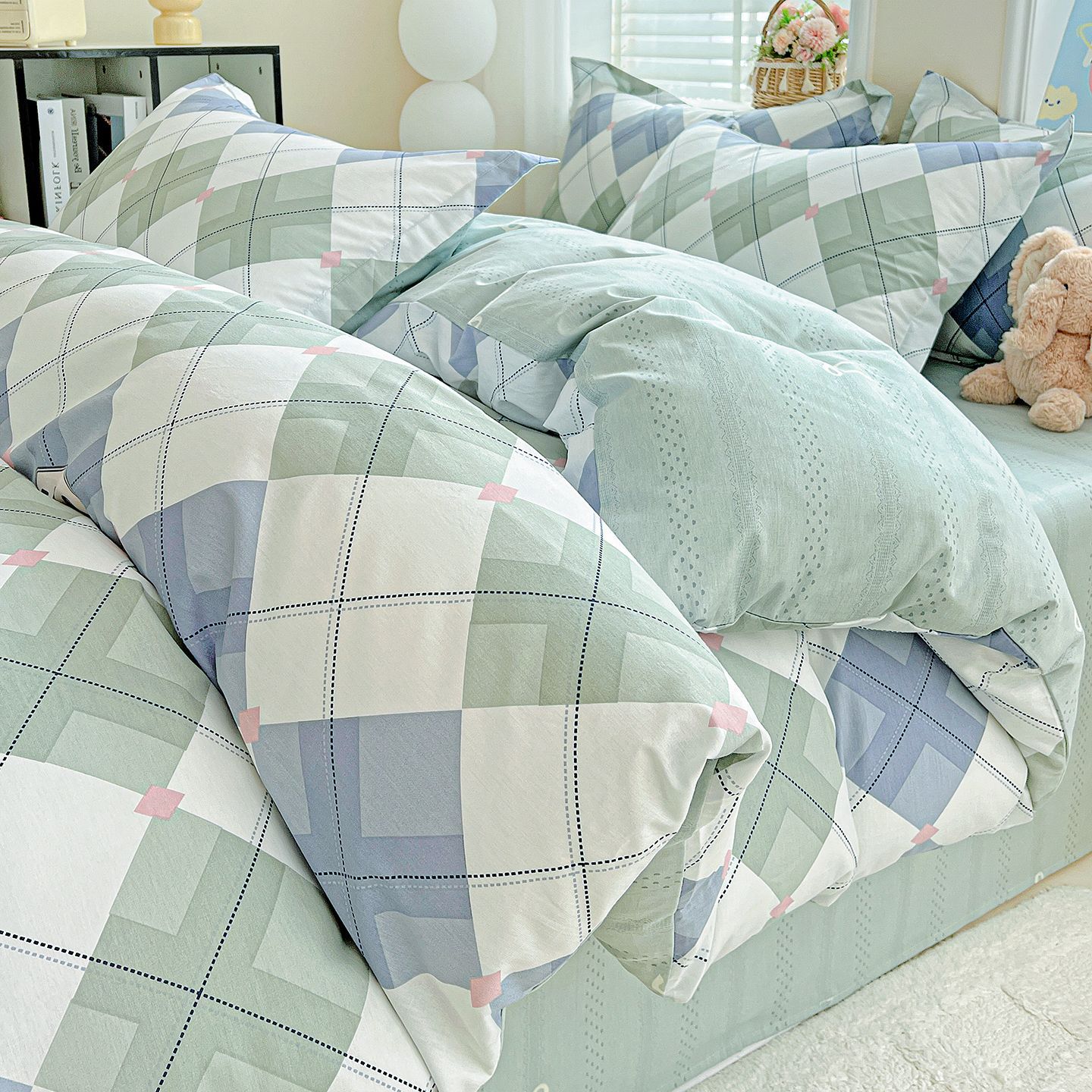 Fresh and Simple Pure Cotton Bedding Four-Piece Set, All-Cotton Four-Season Style for Student Dormitory, Duvet Cover, Bed Sheet, and Fitted Sheet Three-Piece Set