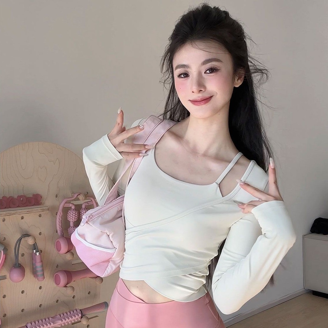 Fall/Winter 2025 New Sports Yoga Suit with Chest Pad New Slim Fit Slimming Pilates Top Running Fitness