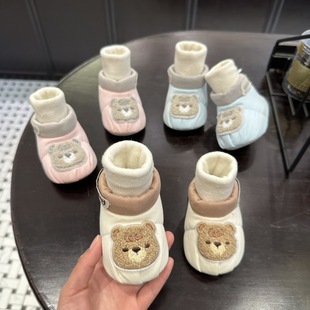 Baby Shoes and Socks 0-6-12 Months to 1 Year Old Pre-Step Shoes Spring, Autumn and Winter Soft Soles for Male and Female Babies That Do Not Fall Off When Walking
