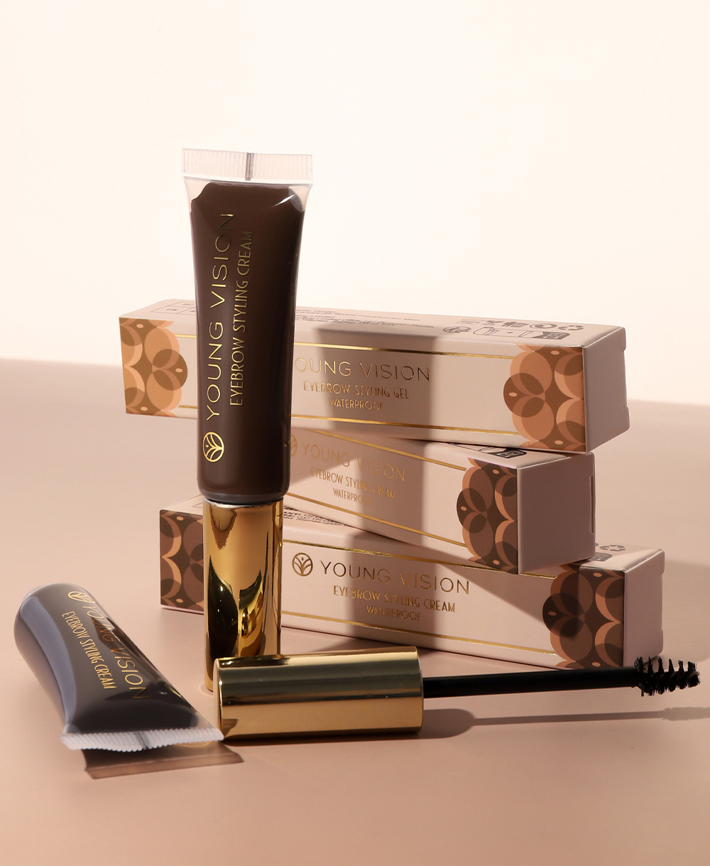 YOUNG VISION Eyebrow Dye is a three-dimensional shaping eyebrow gel that is wild and natural, and is not easy to smudge undefined