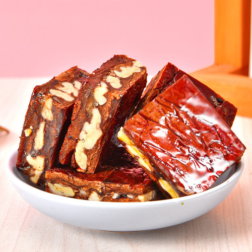 Walnut Stuffed Dates with Xinjiang Jujubes, Almonds, Raisins, and Date Cake in Vacuum Packaging - Authentic Special Product for Pregnant Women