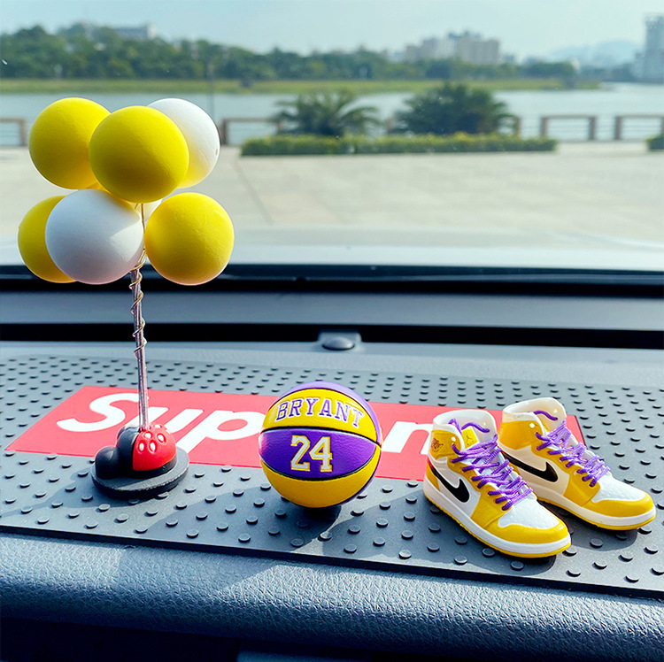 AJ zapatos de baloncesto zapatos de moda mini modelo tridimensional dedo del pie rojo y negro decoración del coche decoración de la torta modelo de zapato hecho a mano