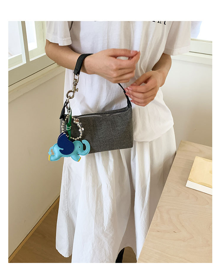 A simple, versatile, fashionable and trendy solid-color underarm bag for women, a new summer 2025 stylish and casual woven single-shoulder crossbody bag undefined