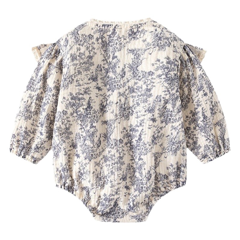 洋気の赤ちゃんの服の純綿のガーゼの水墨画の服の長袖の女性の赤ちゃんの三角のおならの連体の服は帽子を送ります。