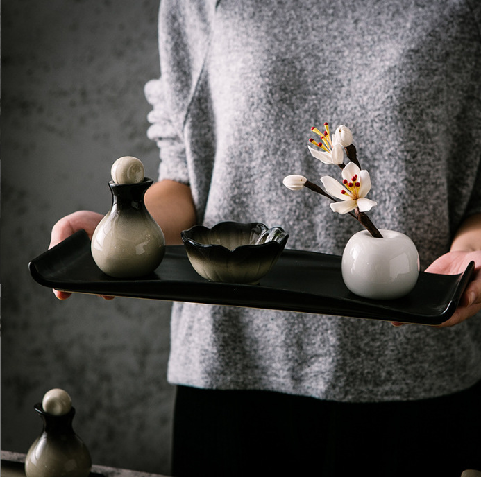 13inch bread pan*essential oil bottle*daffodil bowl*small white bottle*magnolia flower