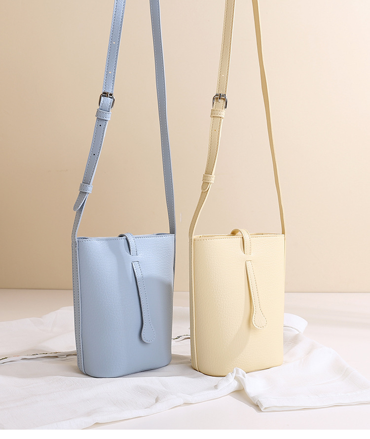 Women's Pu Leather Solid Color Basic Bucket Zipper Buckle Phone Wallets display picture 8