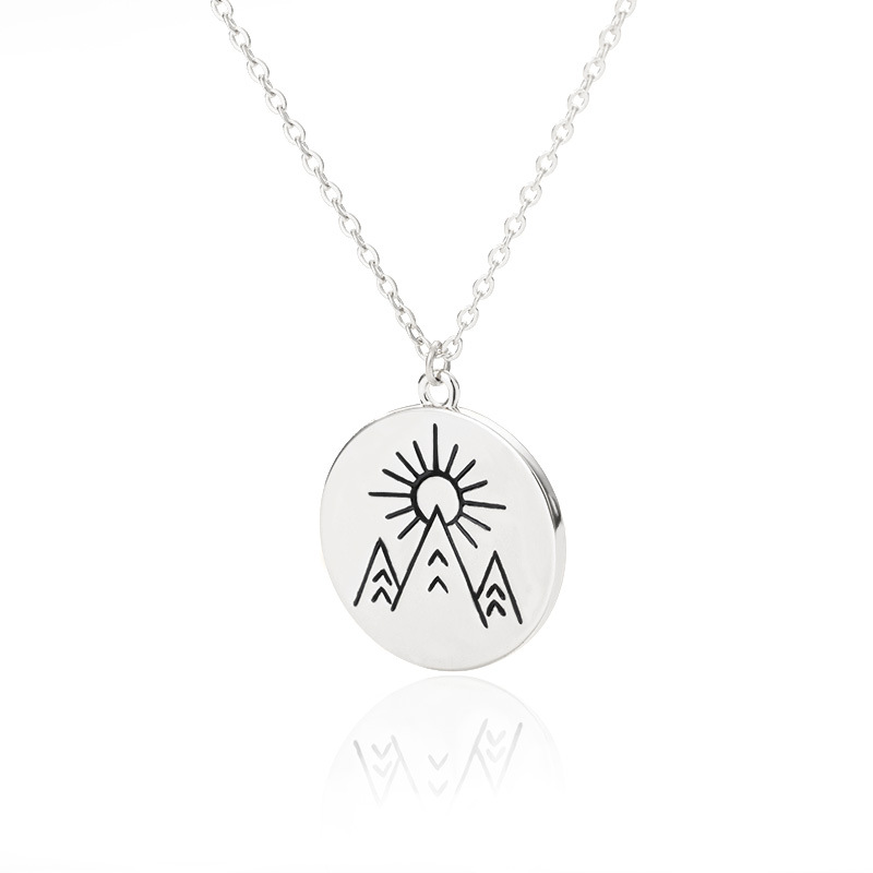 Nouveau Collier En Acier Inoxydable Pendentif Rond Simple Lever Du Soleil display picture 7