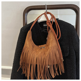 Ethnic Style Bohemian Style Tassel Bag Crossbody Bag 2023 Winter Popular New Shoulder Bag Women's Bag Commuter Bag