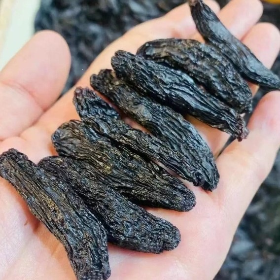 蓝宝石葡萄金手指美人指葡萄新鲜水果无籽葡萄黑提子批发商用包邮