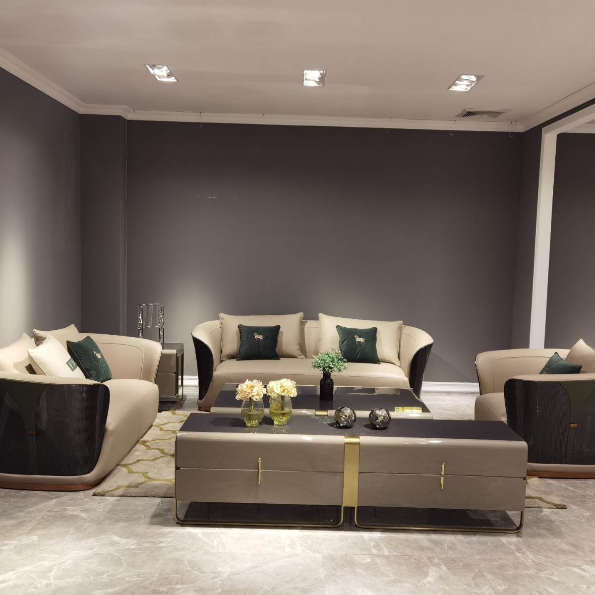 Italian-Style Light Luxury Genuine Leather Sofa Villa Large Flat Living Room Combination High-End Furniture Design Small Waist Sofa