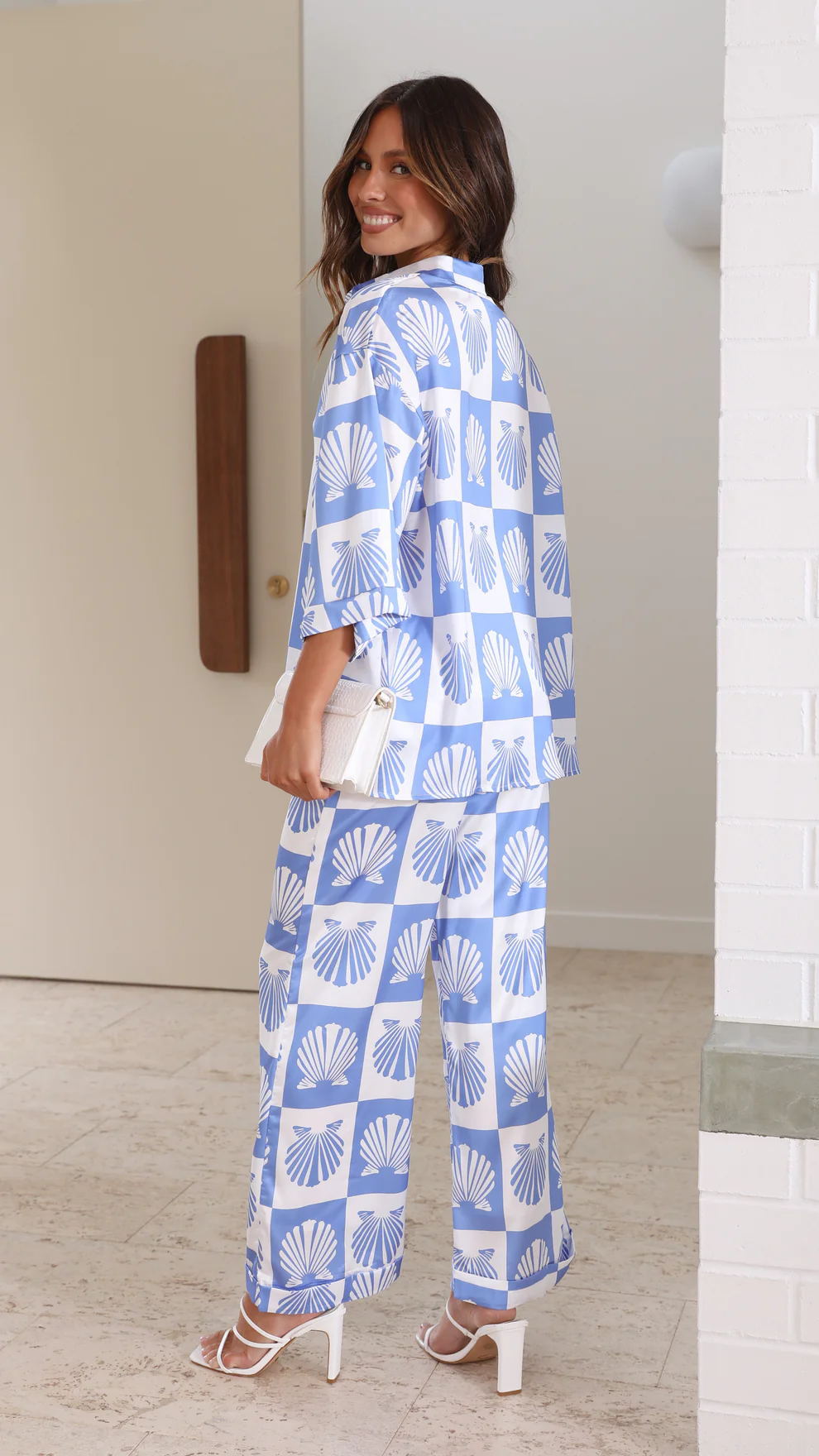 Casual outfit image 19