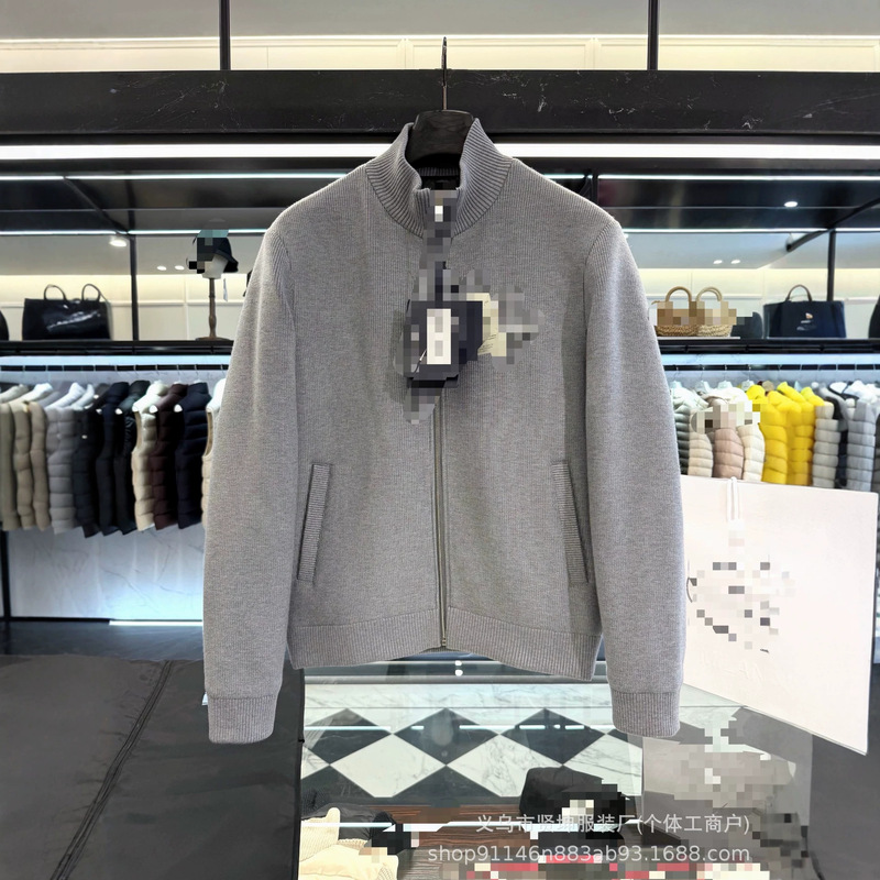 Cross-border P-brand down jacket, featuring a high-density knit stand-up collar, a bonded inner lining, and double-layered down filling for superior insulation