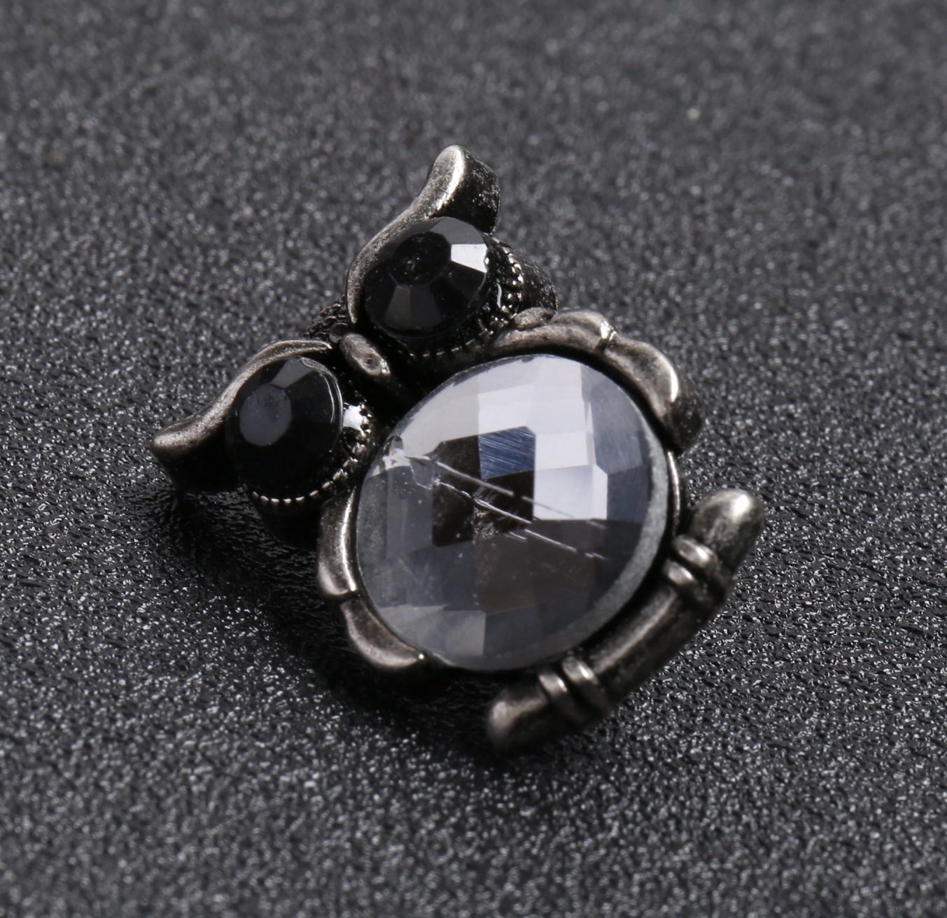 늙은 실버 올빼미