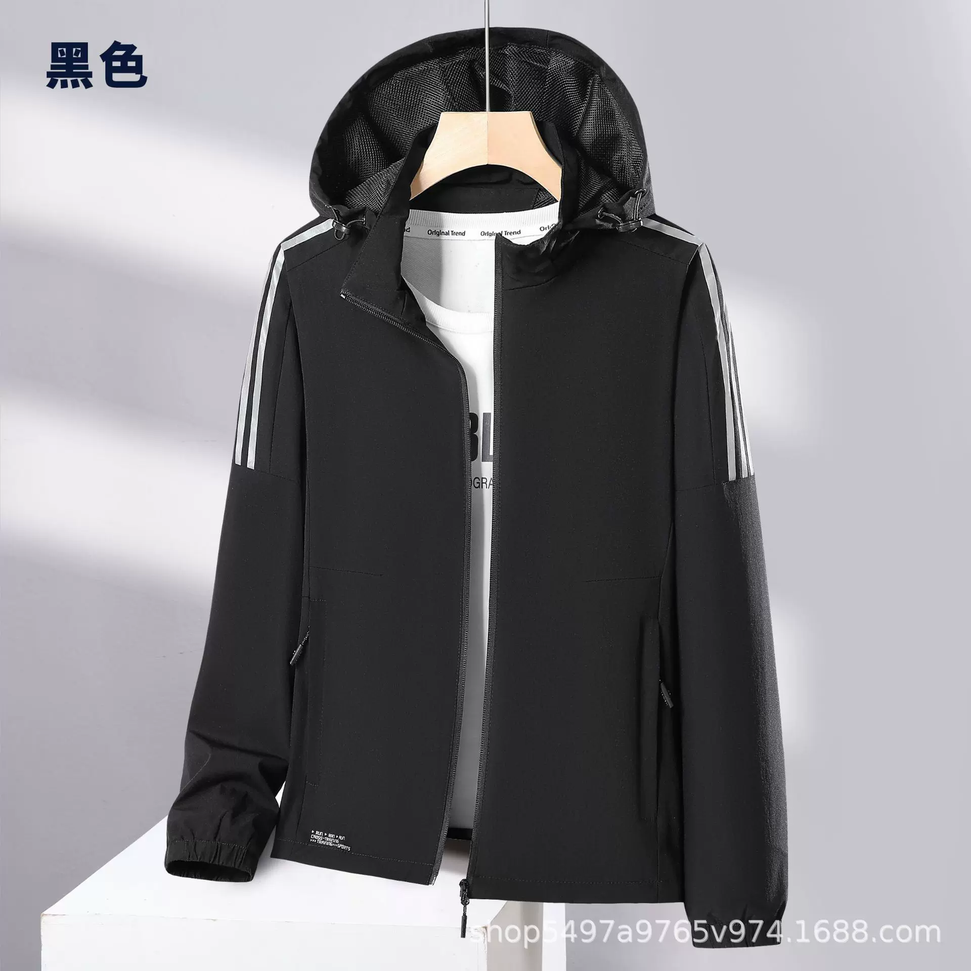 工厂直销运动外套男女款春秋季风衣外套情侣单衣休闲夹克薄款户外