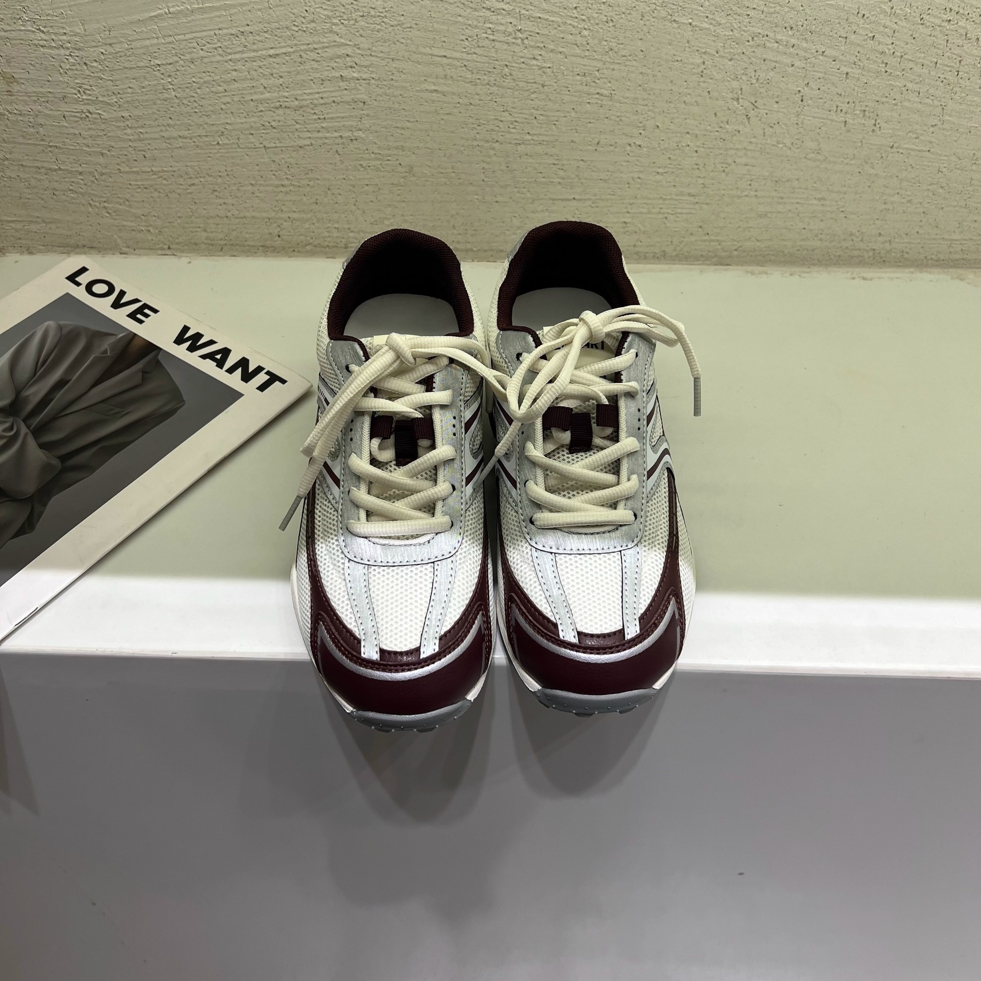 Super fuego retro zapatos de entrenamiento alemán para mujeres 2025 otoño nuevo transpirable versátil al aire libre casual in-mode zapatos deportivos frescos para mujeres