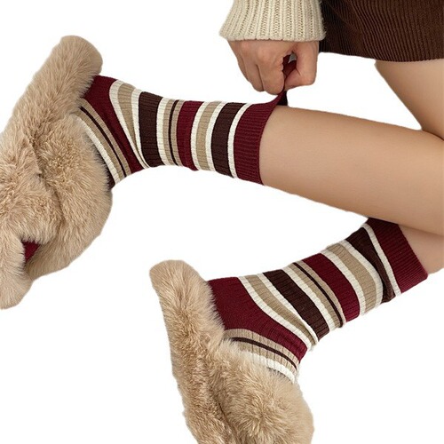 Boneless Retro Color-blocked Socks for Women and Men - Fall/Winter Medium Calf Socks, Gender-neutral, Colorful, Brown, Winter Long Cotton Socks, Zhuji