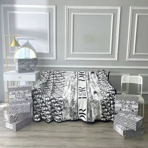 Cross-Border Foreign Trade Lettered Flannel Blanket, Light Luxury Trendy Brand Blanket, Office Leisure Blanket, Nap Blanket, Gift Box Set