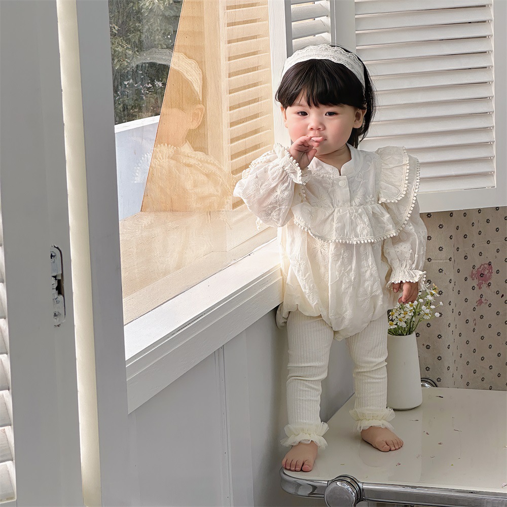 INS 2024 primavera niña bebé cien días princesa mameluco vestido de manga voladora de encaje niña bebé abrigo de manga larga