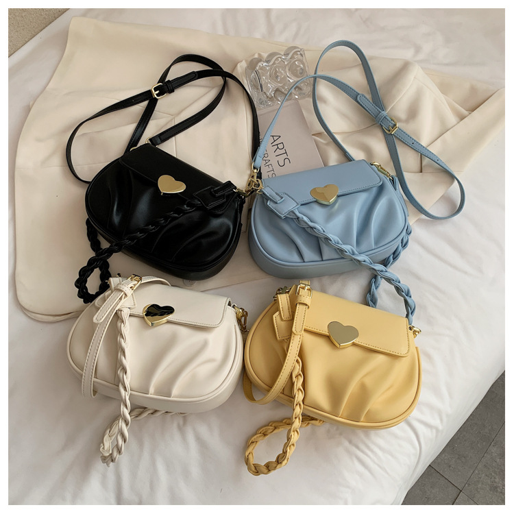 Wholesale Heart Buckle Fold One-shoulder Messenger Small Round Bag Nihaojewelry display picture 2