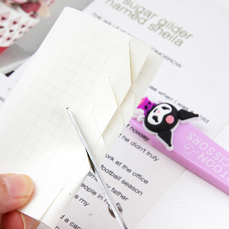 Kulomi caricatura lindo mini niños tijeras hechas a mano tijeras de seguridad para estudiantes de primaria anti-clip de plástico multifuncional