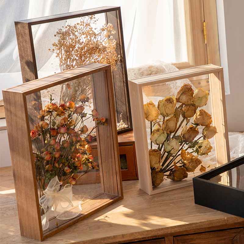 Three dimensional photo frame