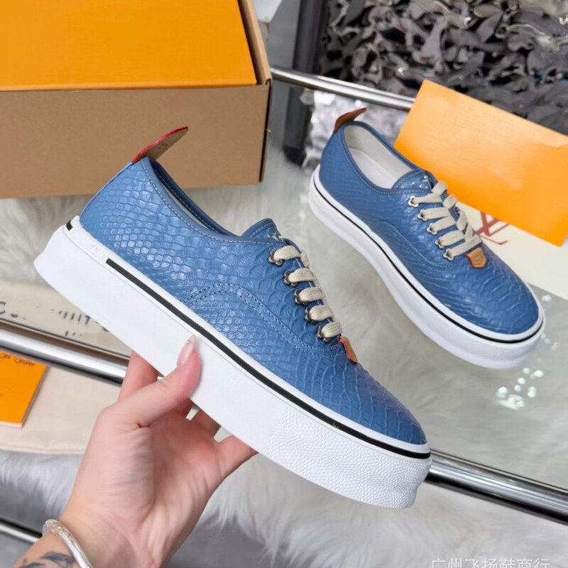 High-end 2026 new model genuine leather thick-soled crocodile pattern casual sports sneakers, lace-up, versatile and comfortable sports shoes