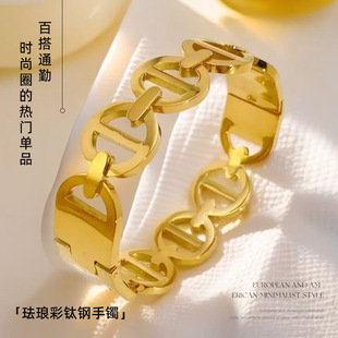 �W���m�Ųʲ��P����CŮ�ٴ�ͨ�ڿ�������ĸD���C�Ӳ���ɫ�֭h