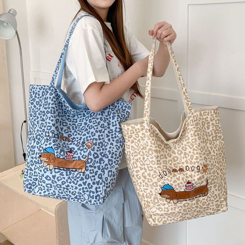 Korean-Style Leopard Print Canvas Bag for Women, Lazy Style, Large Capacity, Daily Commuting Tote Bag, Unique Design, Niche Shoulder Bag Korean-Style Leopard Print Canvas Bag for Women, Lazy Style, Large Capacity, Daily Commuting Tote Bag, Unique Design, Niche Shoulder Bag