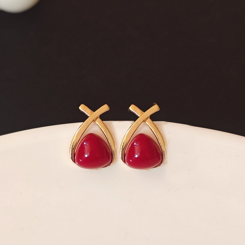 Versión coreana de 2023 nuevos pendientes de perlas para mujer Pendientes de todo fósforo de temperamento simple