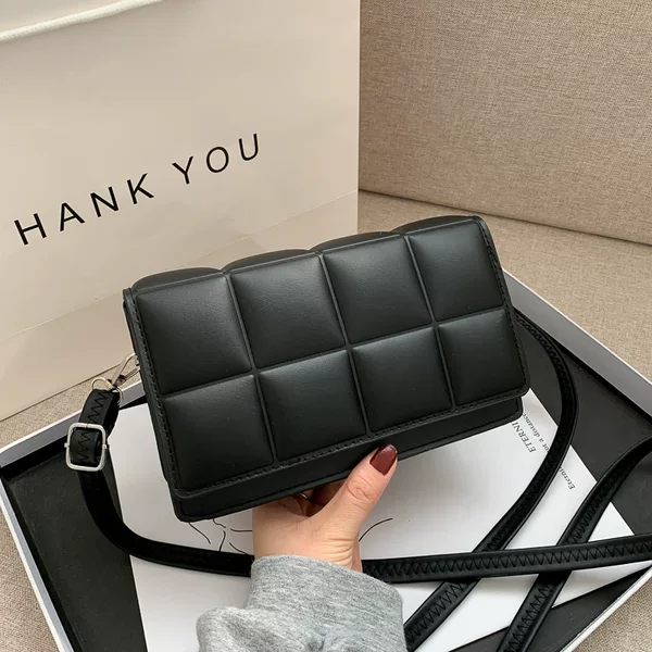 Trendy and Stylish Large Checkered Women's Bag 2026 Internet Celebrity Crossbody Popular Bag New Square Handbag Shoulder Bag