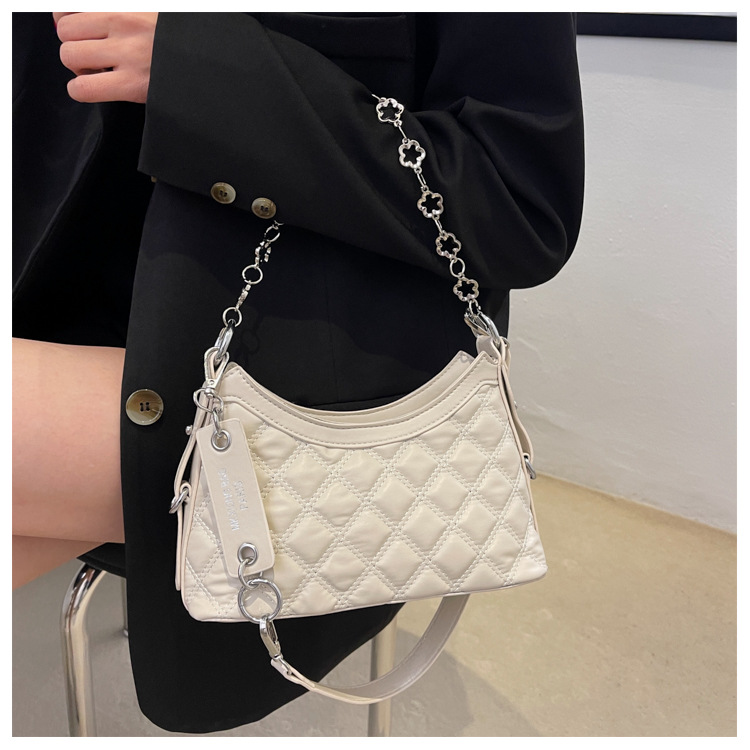 Borsa da donna piccola borsa di design di nicchia Borsa da donna 2023 nuova borsa a tracolla con catena a rombo di fascia alta estiva piccola borsa quadrata esplosiva_voghion.com