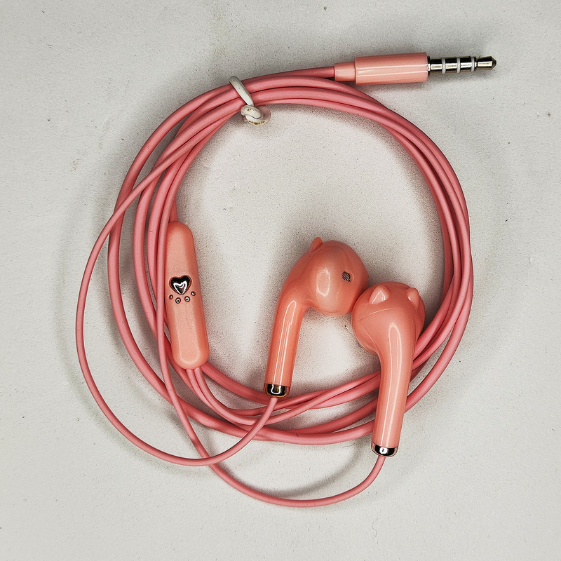 Cat Ear cartoon cat wired headset with lightning high pitch quality source factory direct cross-border special supply quantity more discount free shipping Cat Ear cartoon cat wired headset with lightning high pitch quality source factory direct cross-border special supply quantity more discount free shipping