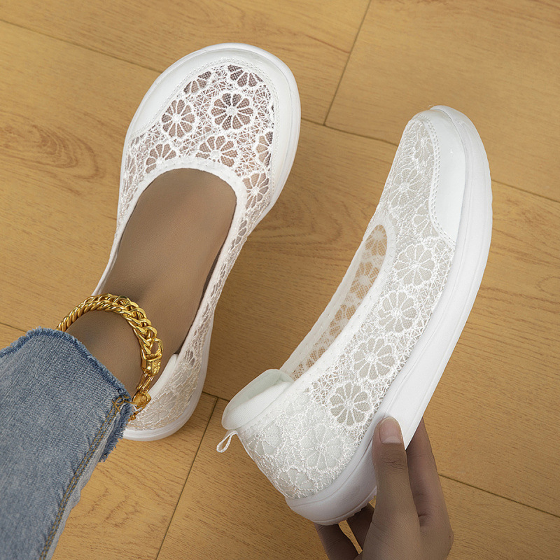 Cross-border plus-size women's shoes, new spring-summer lace casual flat shoes, walking shoes for middle-aged and elderly women, slip-on shoes for mothers