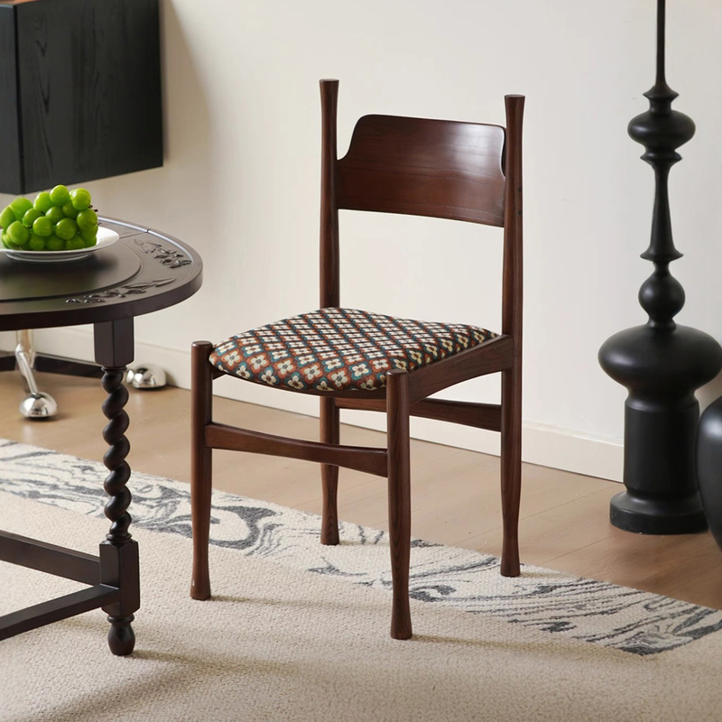 Knight Chair French Retro Dining Chair Home Restaurant Designer Simple Solid Wood Backrest Medieval High-End Dining Table and Chairs Knight Chair French Retro Dining Chair Home Restaurant Designer Simple Solid Wood Backrest Medieval High-End Dining Table and Chairs