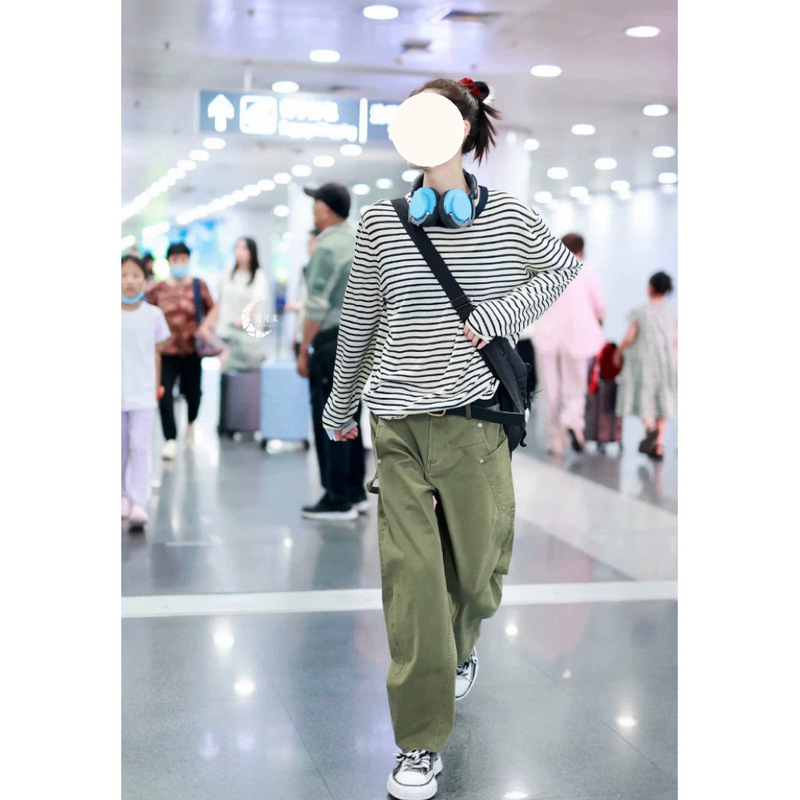 Minimalist green cotton work pants, scythe pants, casual pants for commuting, Fall 2026 Minimalist green cotton work pants, scythe pants, casual pants for commuting, Fall 2026